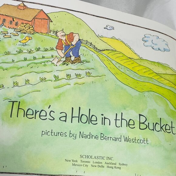 "Theres A Hole In The Bucket" Book & Cassette Set By Nadine Bernard Westcott - Picture 7 of 14